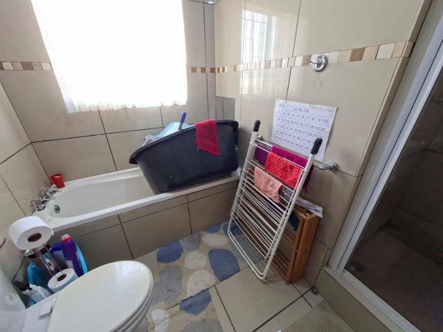 2 Bedroom Property for Sale in Pellissier Free State